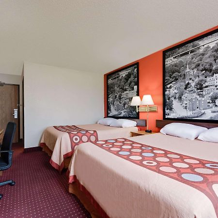 Super 8 Martinsburg Hotell Exteriör bild