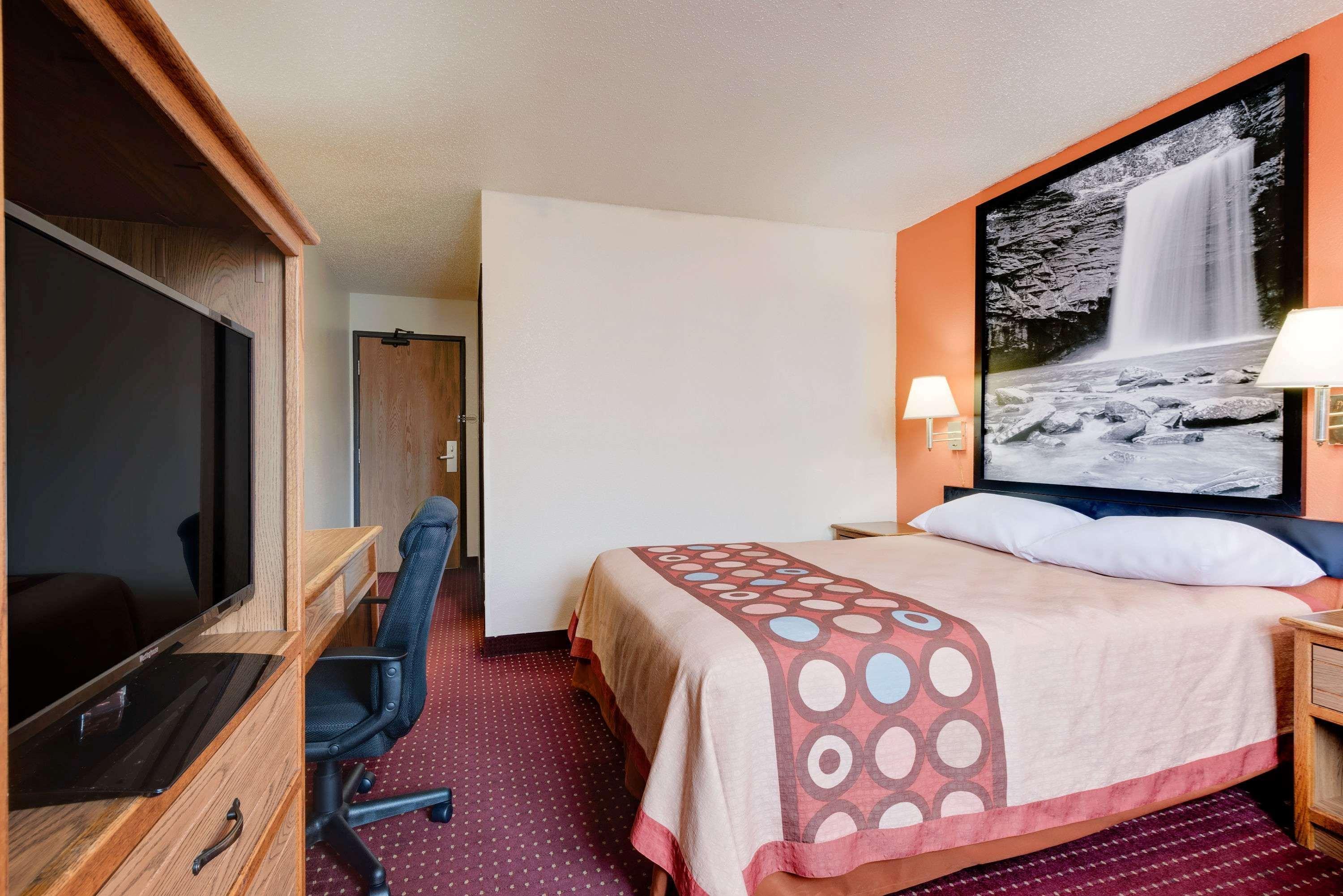 Super 8 Martinsburg Hotell Exteriör bild