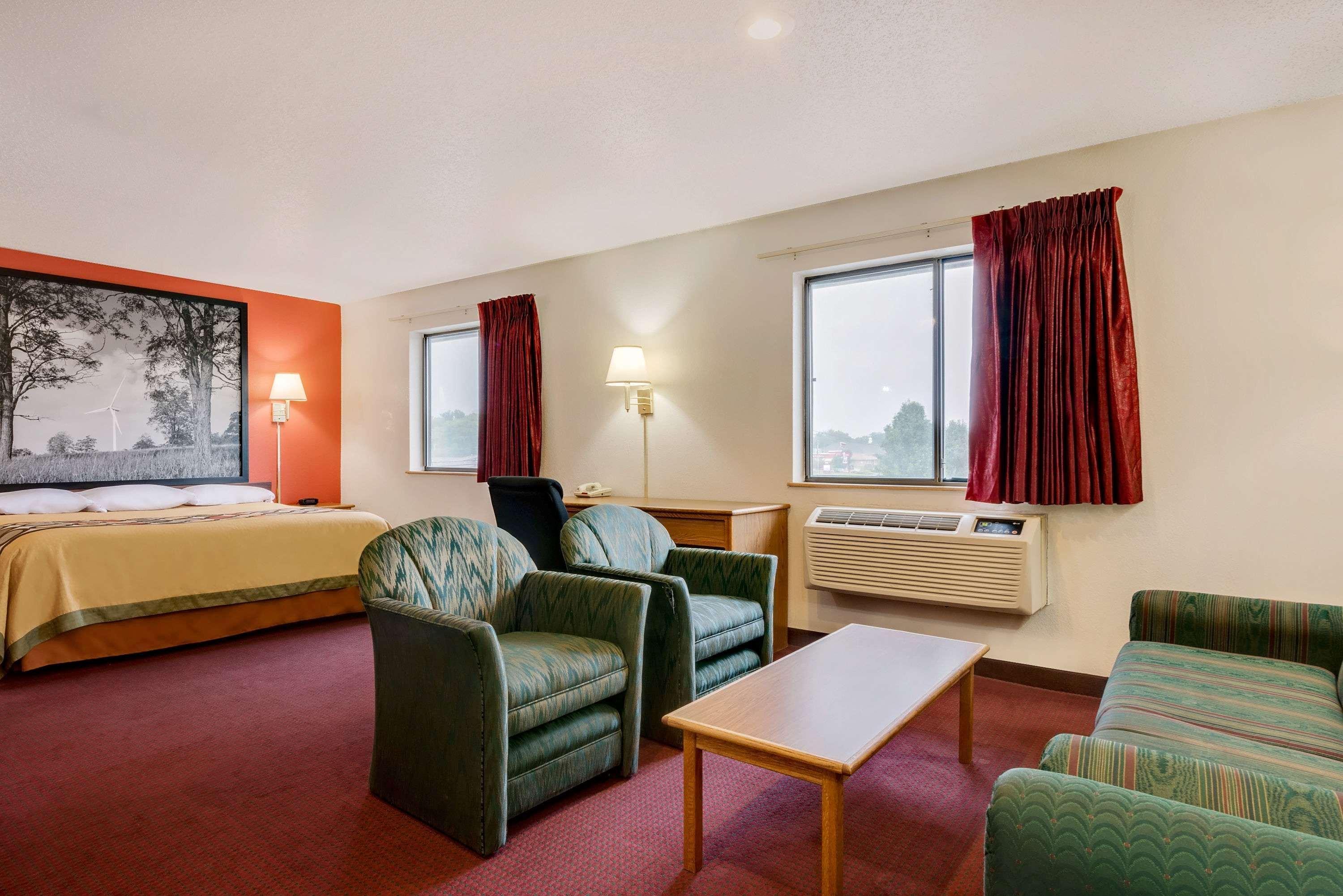 Super 8 Martinsburg Hotell Exteriör bild