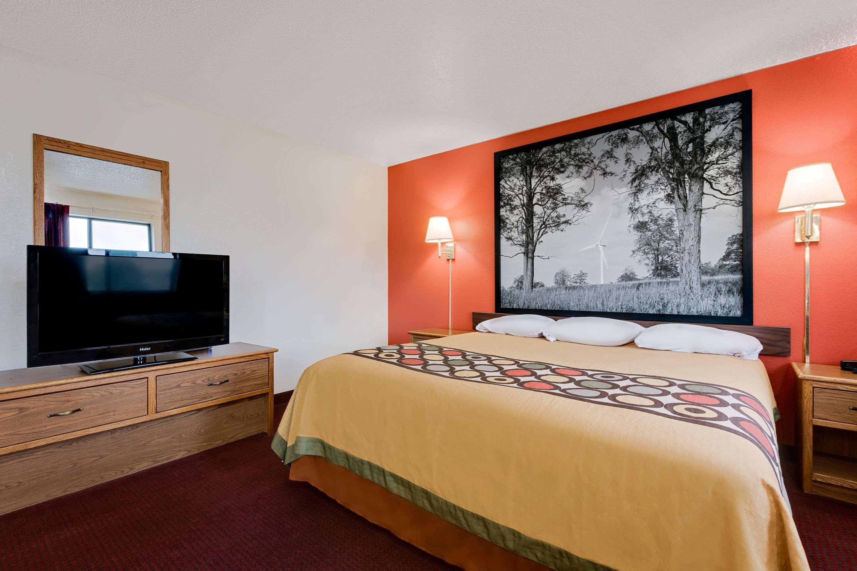 Super 8 Martinsburg Hotell Exteriör bild